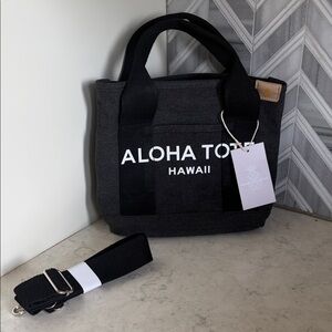 BNWT The Pineapple Collective Aloha Tote Bag in Black